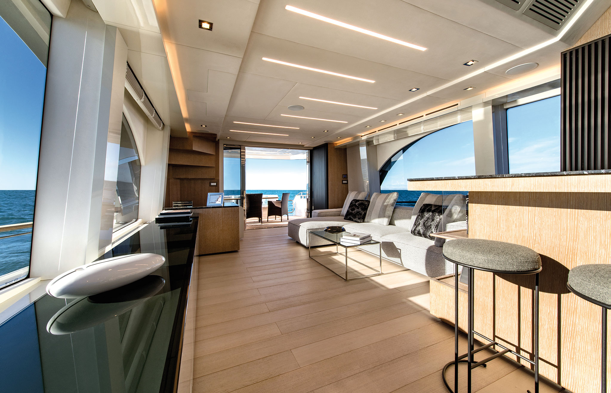 monte-carlo-yachts-70-Salon_03-yachts-france-172